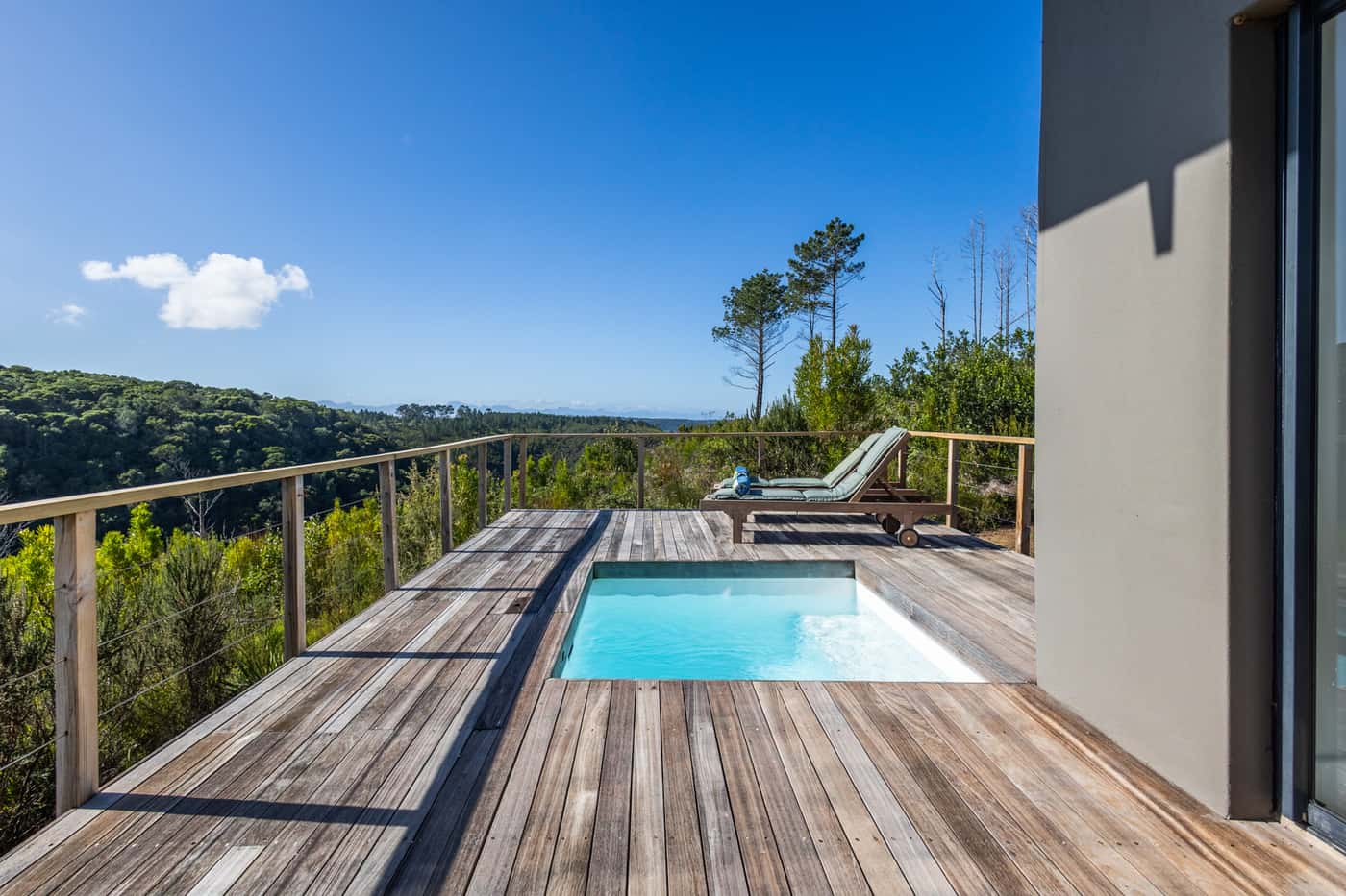Luxury Suite at Cliffside Suites - Image 11