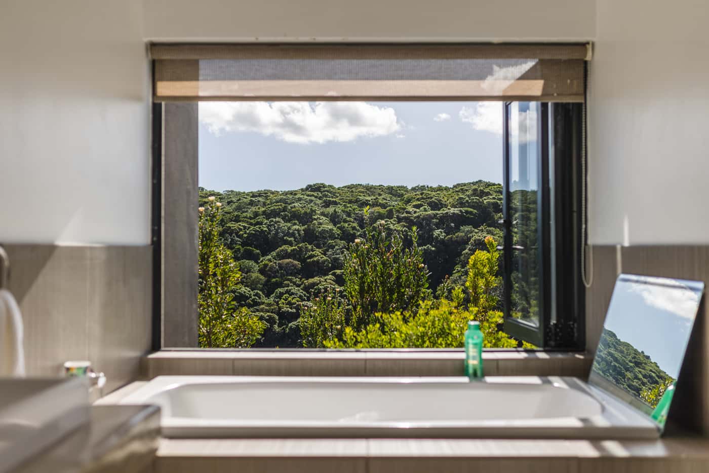 Luxury Suite at Cliffside Suites - Image 9