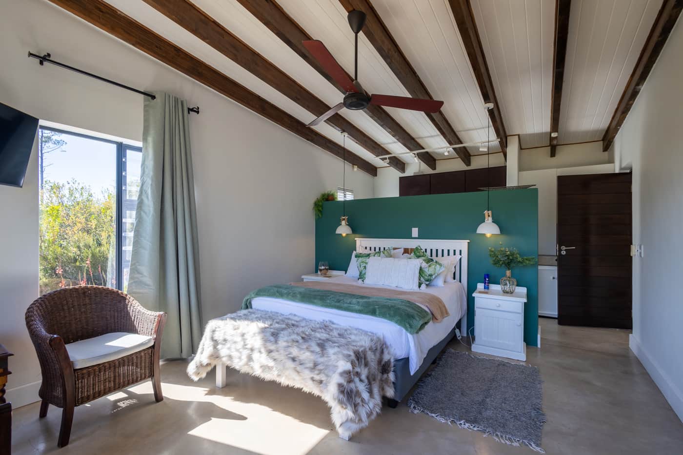 Luxury Suite at Cliffside Suites - Image 11