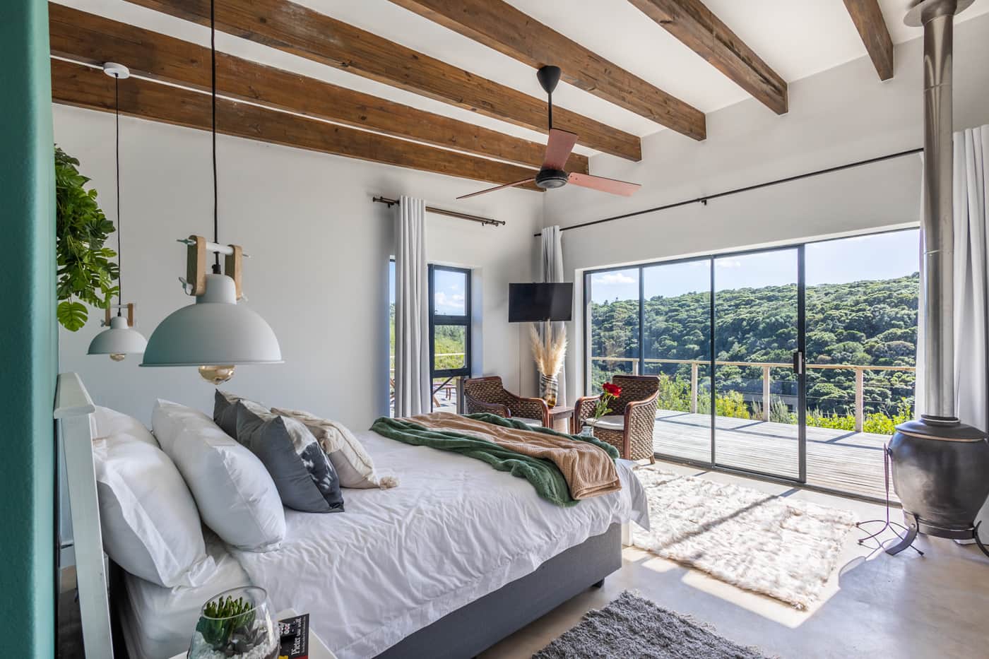 Luxury Suite at Cliffside Suites - Image 1