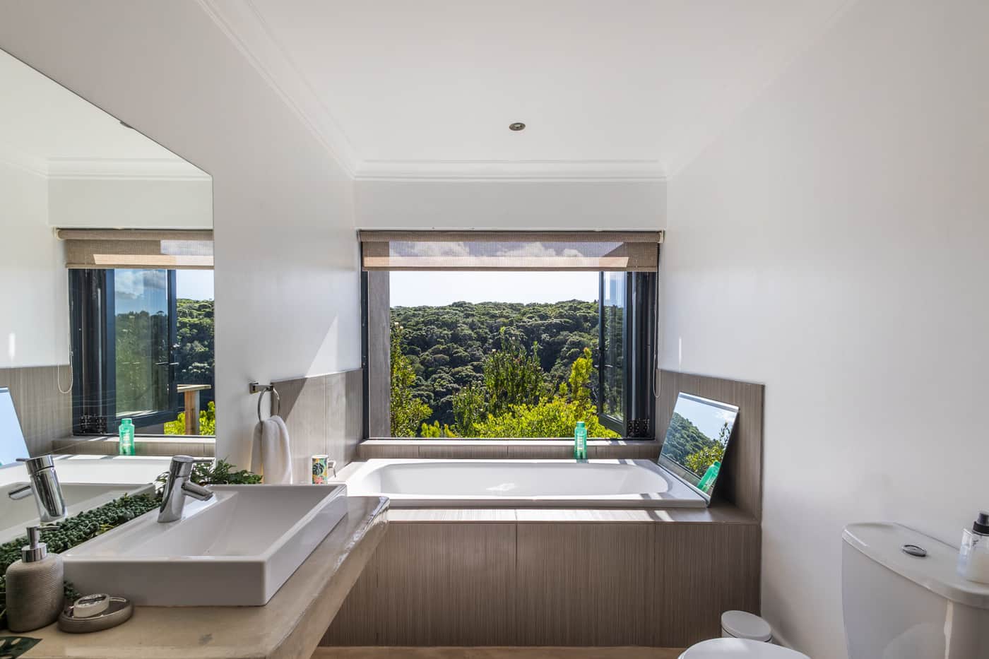 Luxury Suite at Cliffside Suites - Image 7