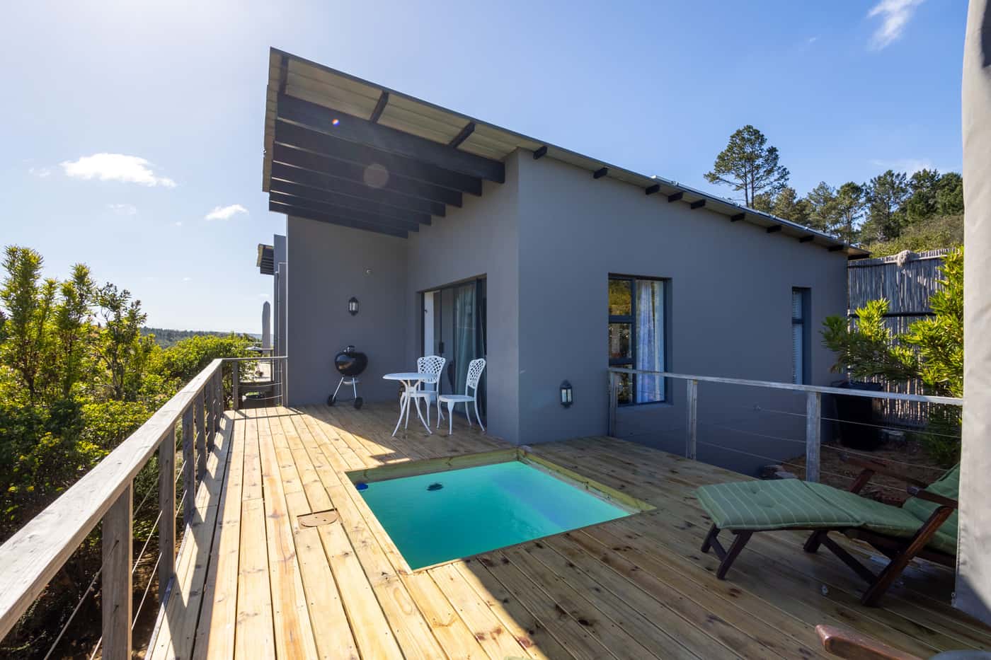 Luxury Suite at Cliffside Suites - Image 16