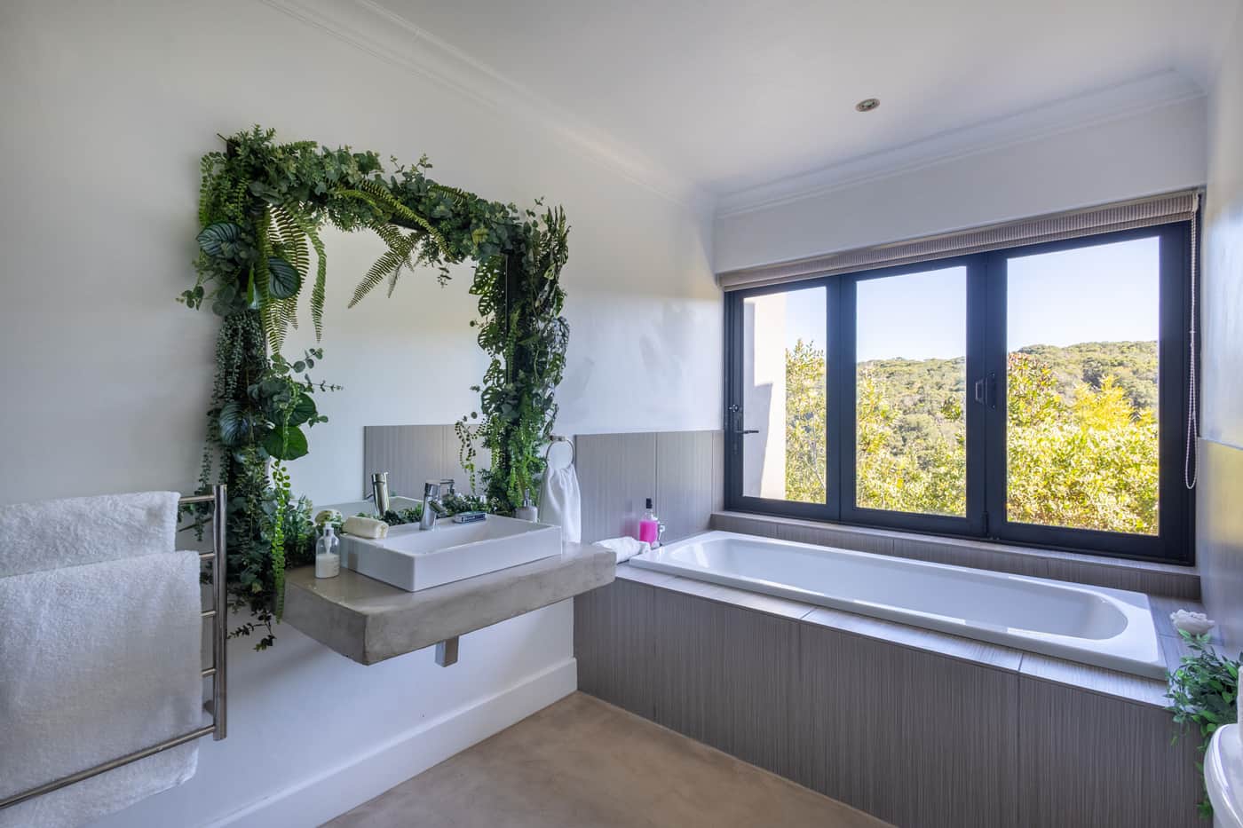 Cliffside Suites by Luna Blue - Plettenberg Bay